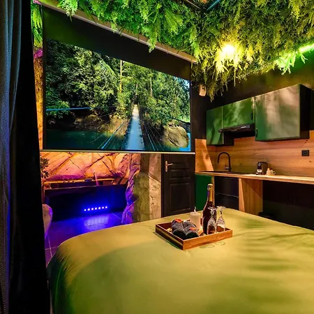 Grotte Eclosia - Romantique - Balneo - Bord De Appartement *