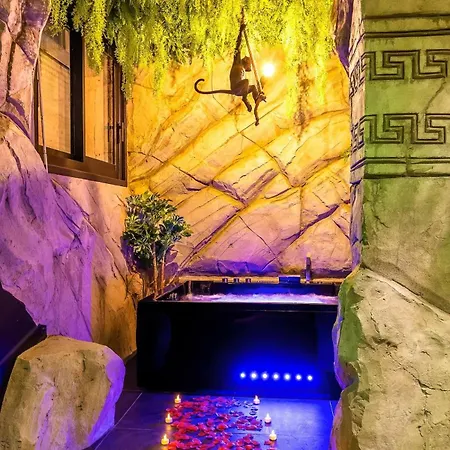 Grotte Eclosia - Romantique - Balneo - Bord De Appartement